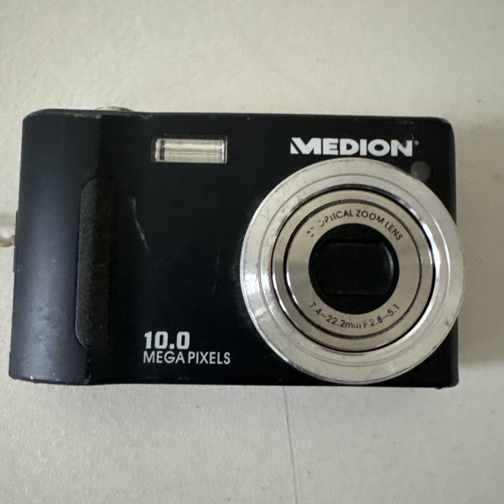 Medion Digital Camera MD 85820 10.0MP Black Untested